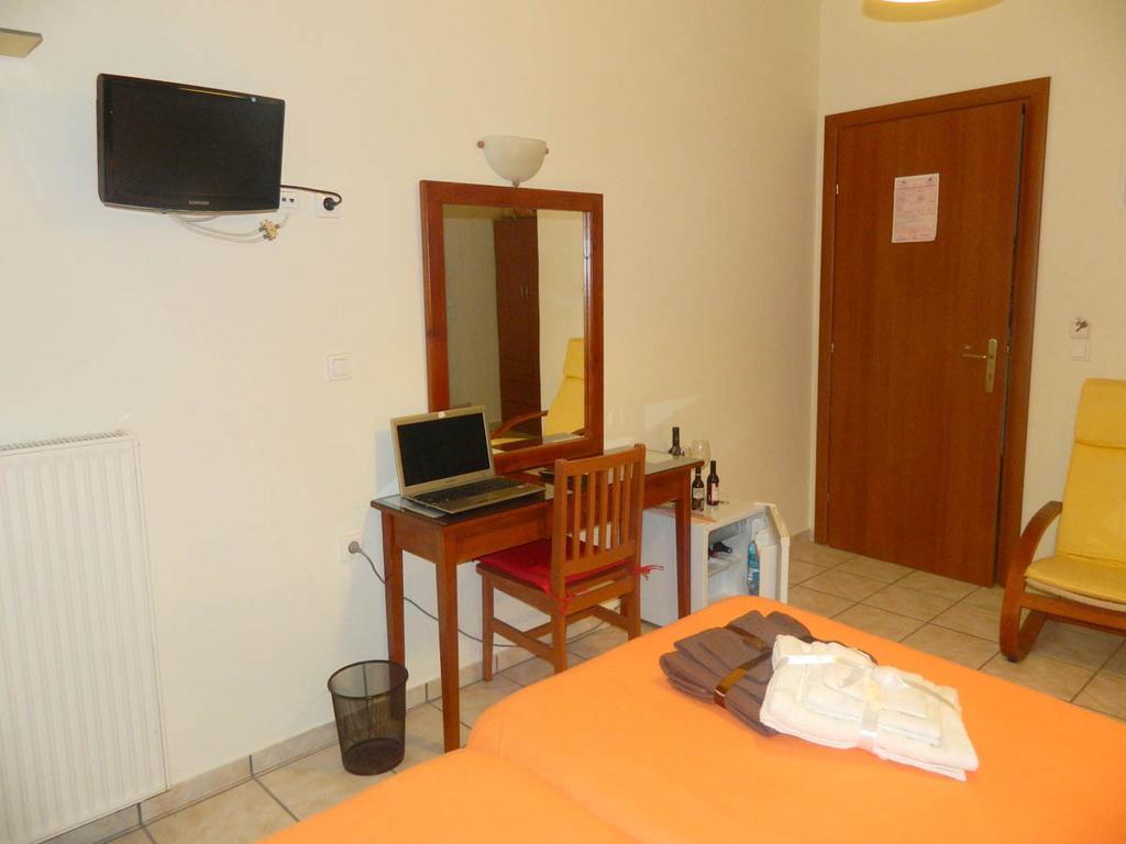 Peridromos Hotel Livadeia Room photo